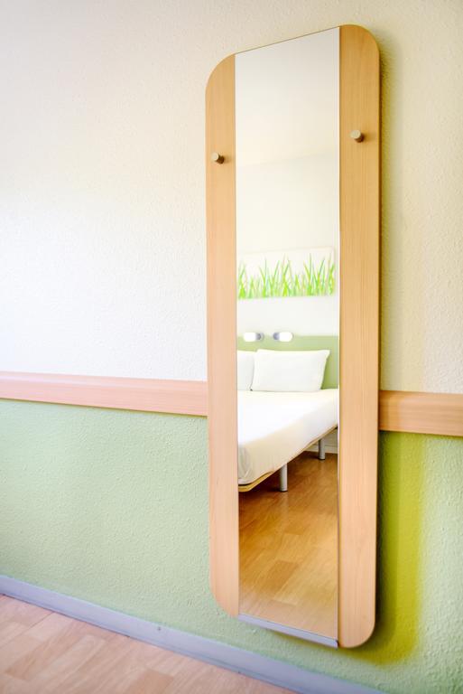 Ibis Budget Valenciennes Petite Forêt Esterno foto